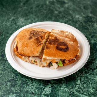 Torta de Pollo (Chicken Sandwich)