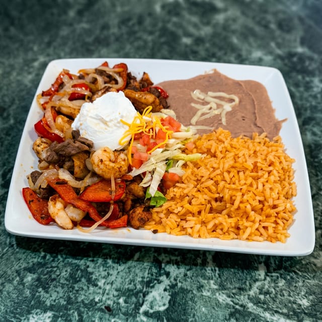 Fajitas Mix (Grilled Meat and Peppers).